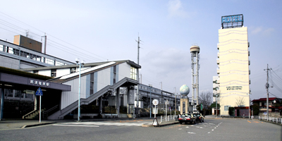 那須塩原駅下車、東口を出て左側、駅に隣接。